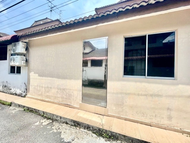 Setia Indah - Single Storey Terrace / Renovated in Good Condition / Gated & Guarded - Thumbnail 16