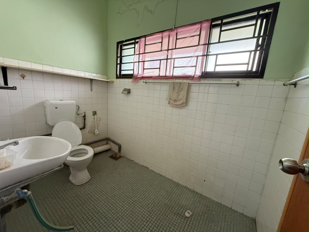 5 Jalan Batai Taman Majidee (Kebun Teh) 双层半独立出售 - Thumbnail 3